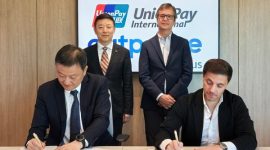 Left to right: Larry Wang, CEO of UnionPay International; Dong Junfeng, Chairman of China UnionPay and UnionPay International; Luis Maroto, President and CEO, Amadeus; Sam Abdou, CEO, Outpayce from Amadeus